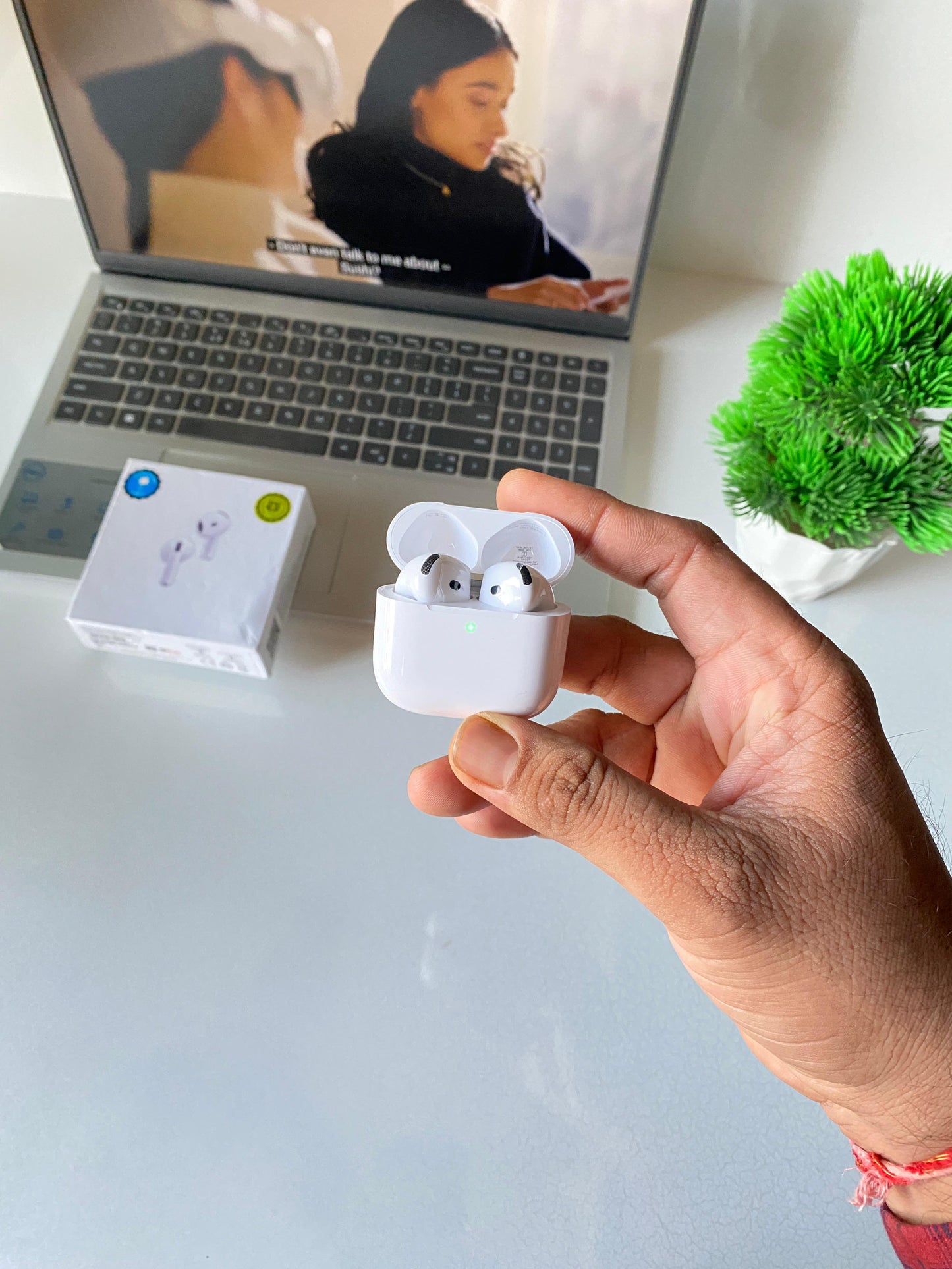Airpods4